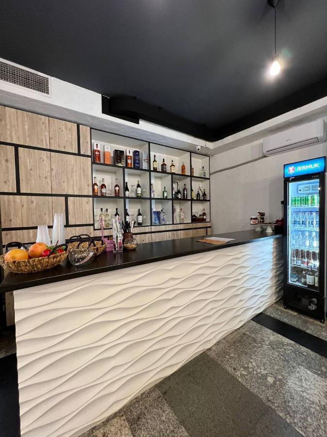 Olive Hotel เยเรวาน ภายนอก รูปภาพ